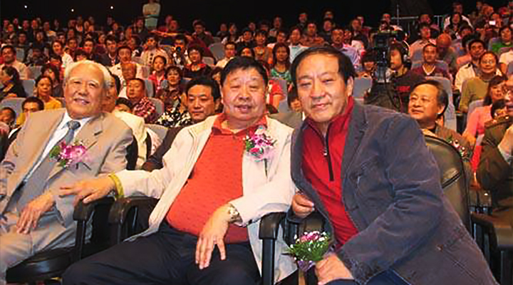 馬季炮轟牛群“腦袋進水,不務正業” 3030說 牛馬之爭 相聲大賽 炮轟事件 牛群 馬季 3030說  第4張 馬季炮轟牛群“腦袋進水,不務正業” 3030說 牛馬之爭 相聲大賽 炮轟事件 牛群 馬季 3030說  第4張